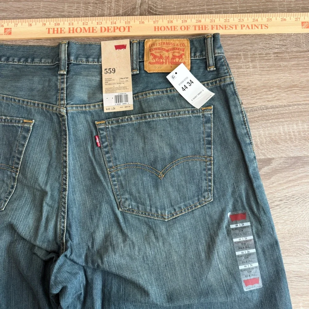 Levis 559 Relaxed Straight Fit Jeans Mens 44x34 Blue Denim Big and Tall NWT
